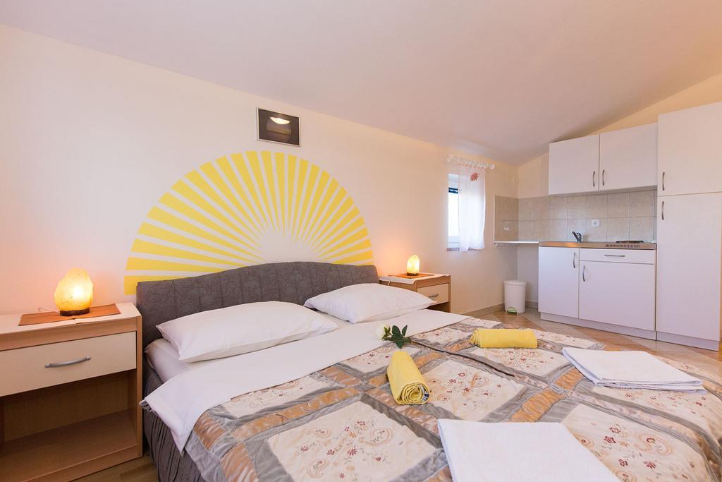 Apartments Juras Brzac ภายนอก รูปภาพ