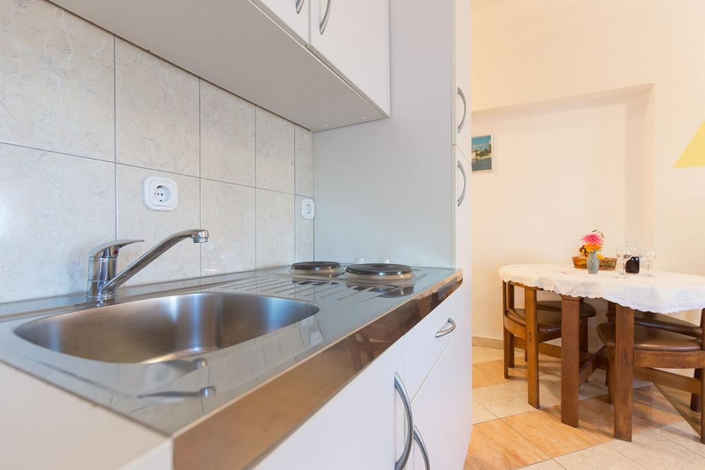 Apartments Juras Brzac ภายนอก รูปภาพ