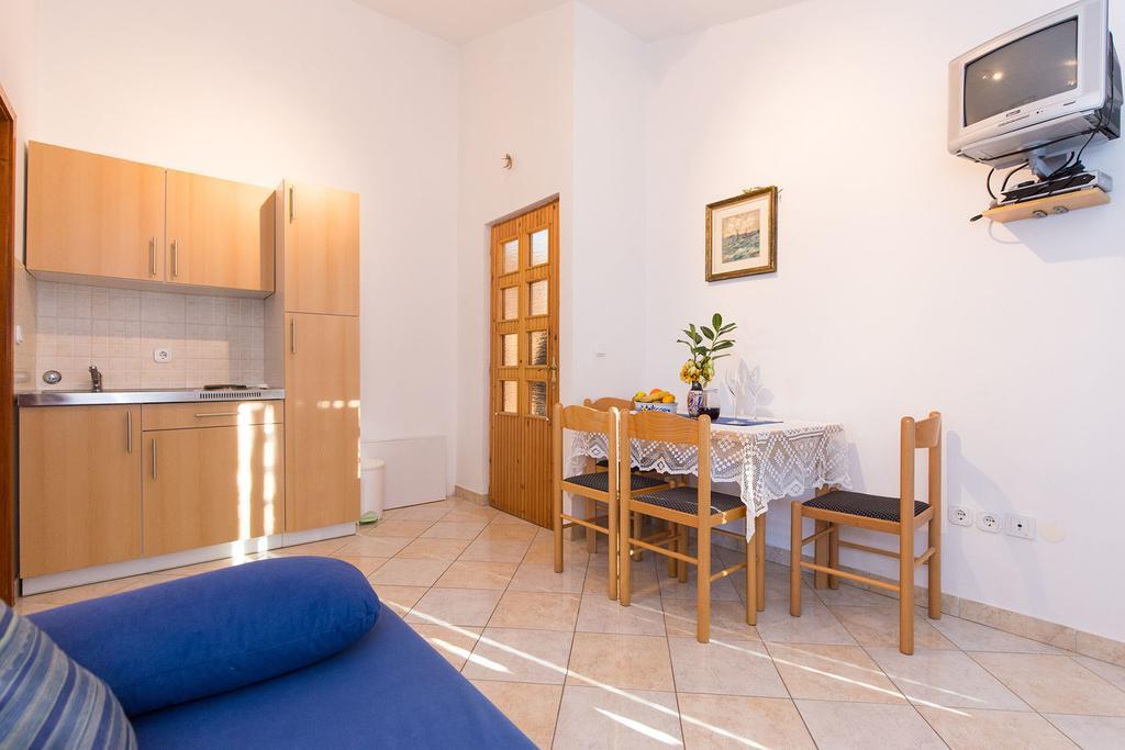Apartments Juras Brzac ภายนอก รูปภาพ