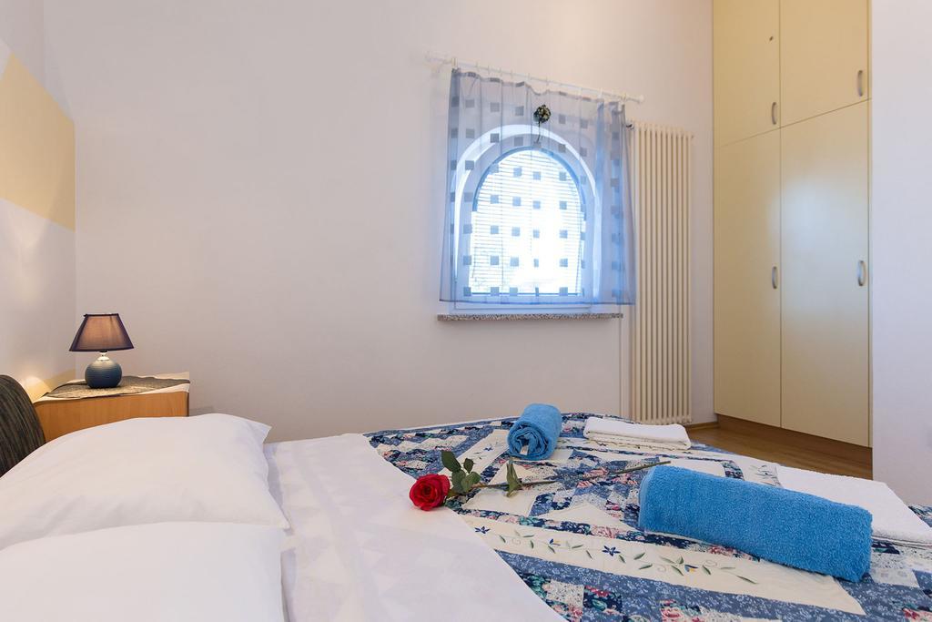 Apartments Juras Brzac ภายนอก รูปภาพ